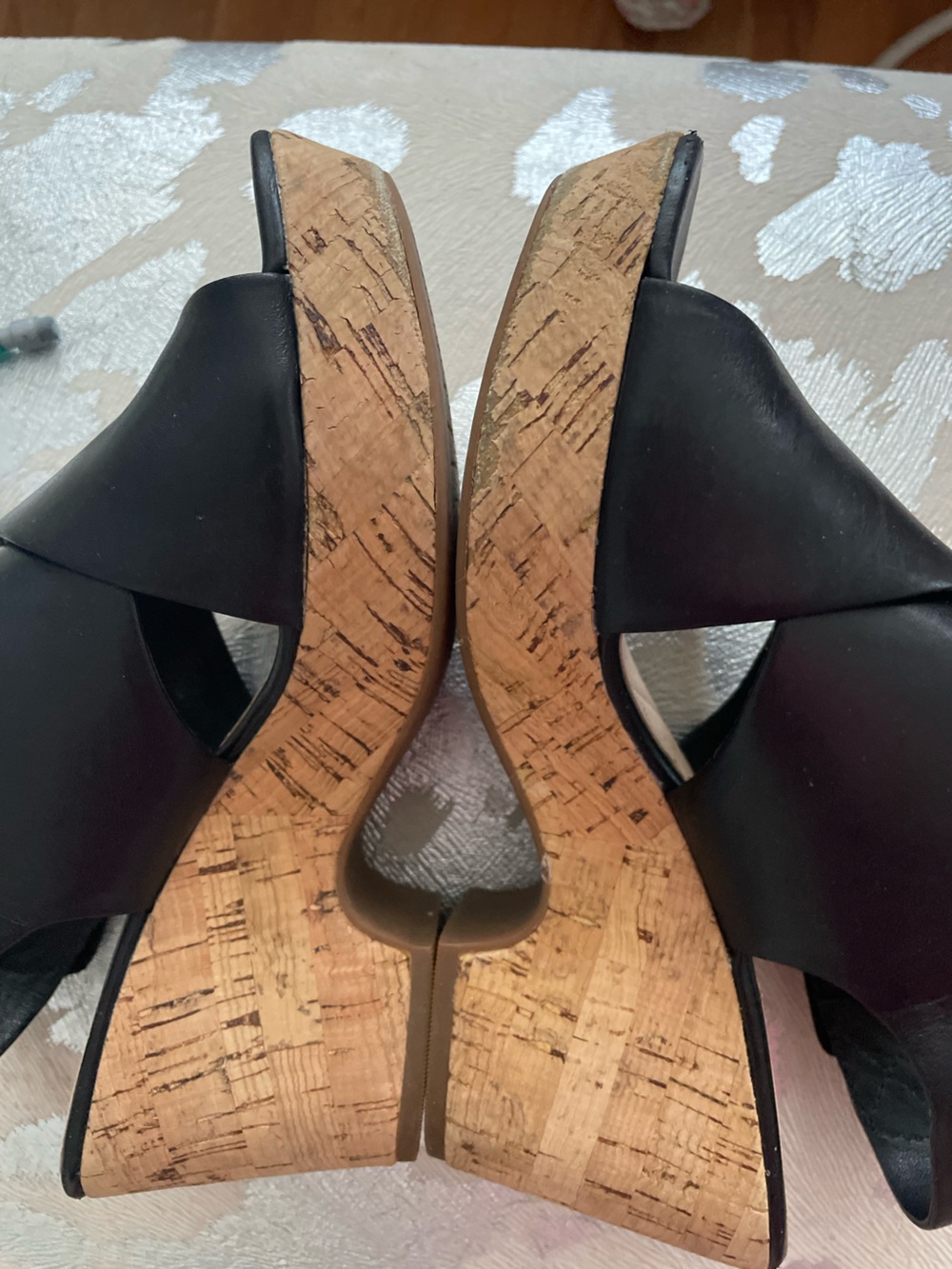 Clark’s black & cork size 6 sandals
